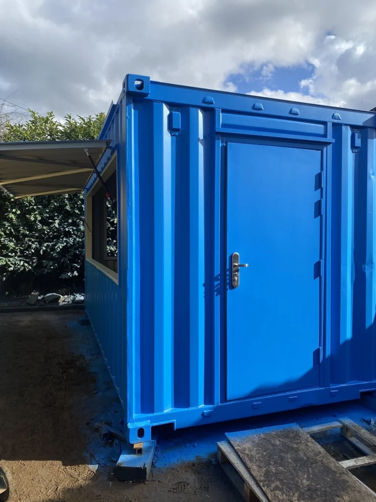 15ft Shipping ContainerBar/Kiosk/Stall/Pod