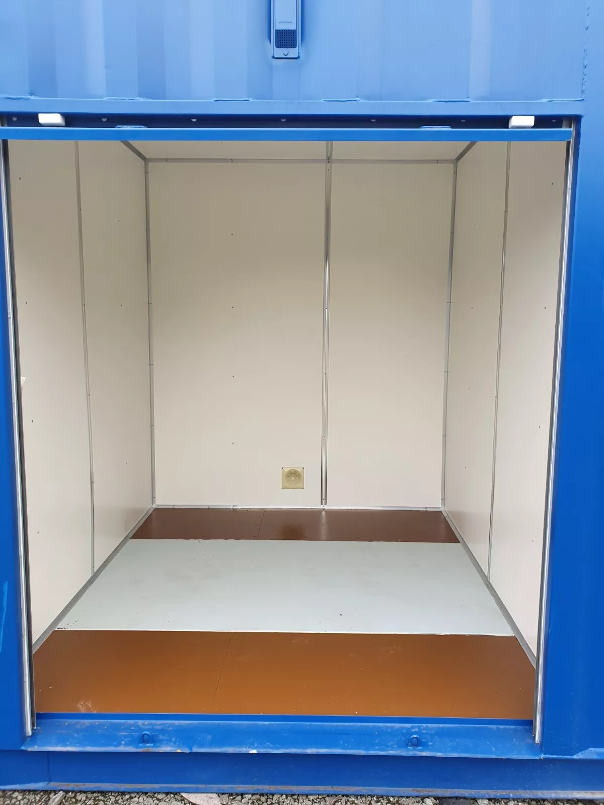 40ft Containers as Self Storage Rooms – Insulated – Ply Lined – Premium – view 2